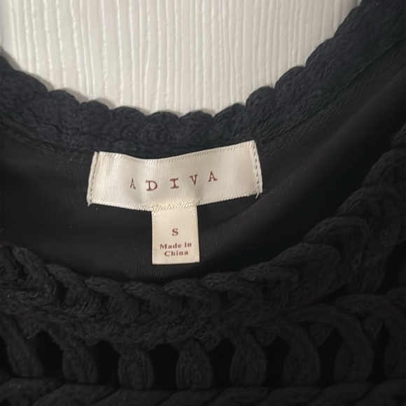 NWOT Black Crochet Sleeveless Top a diva size small - Picture 2 of 3